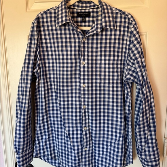 Like New Banana Republic Non-Iron Slim Fit Size XL - Picture 1 of 3